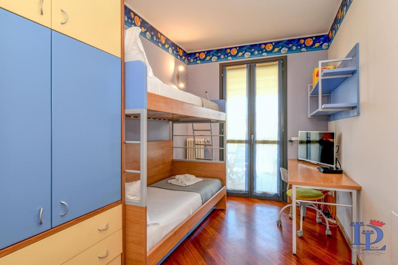 Desenzanoloft Official Partner Marriott Homes & Villas -Butterfly And 5 Pools Family Apartment Desenzano del Garda Exteriér fotografie