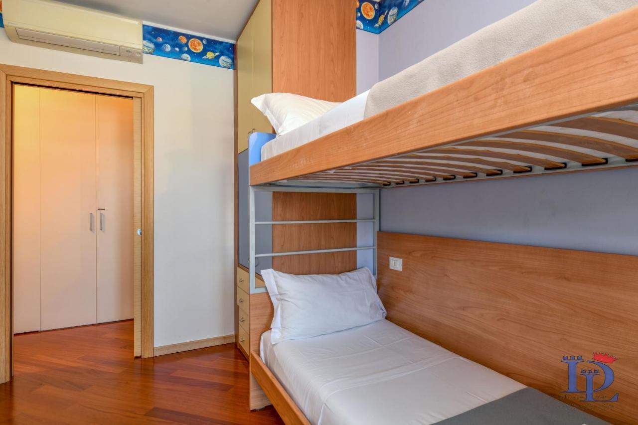 Desenzanoloft Official Partner Marriott Homes & Villas -Butterfly And 5 Pools Family Apartment Desenzano del Garda Exteriér fotografie
